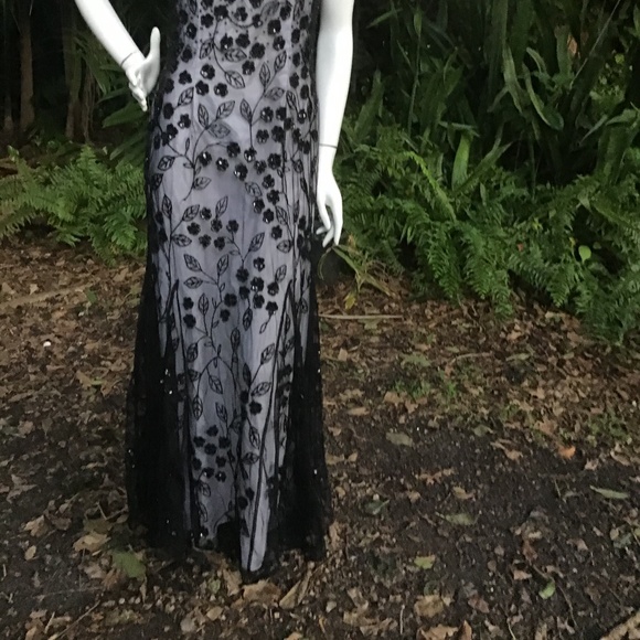 Vintage Cache beaded Dress with white lining - Picture 3 of 8